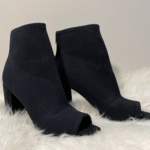 Steven By Steve Madden Acko Black Bootie - Picture 2 of 7